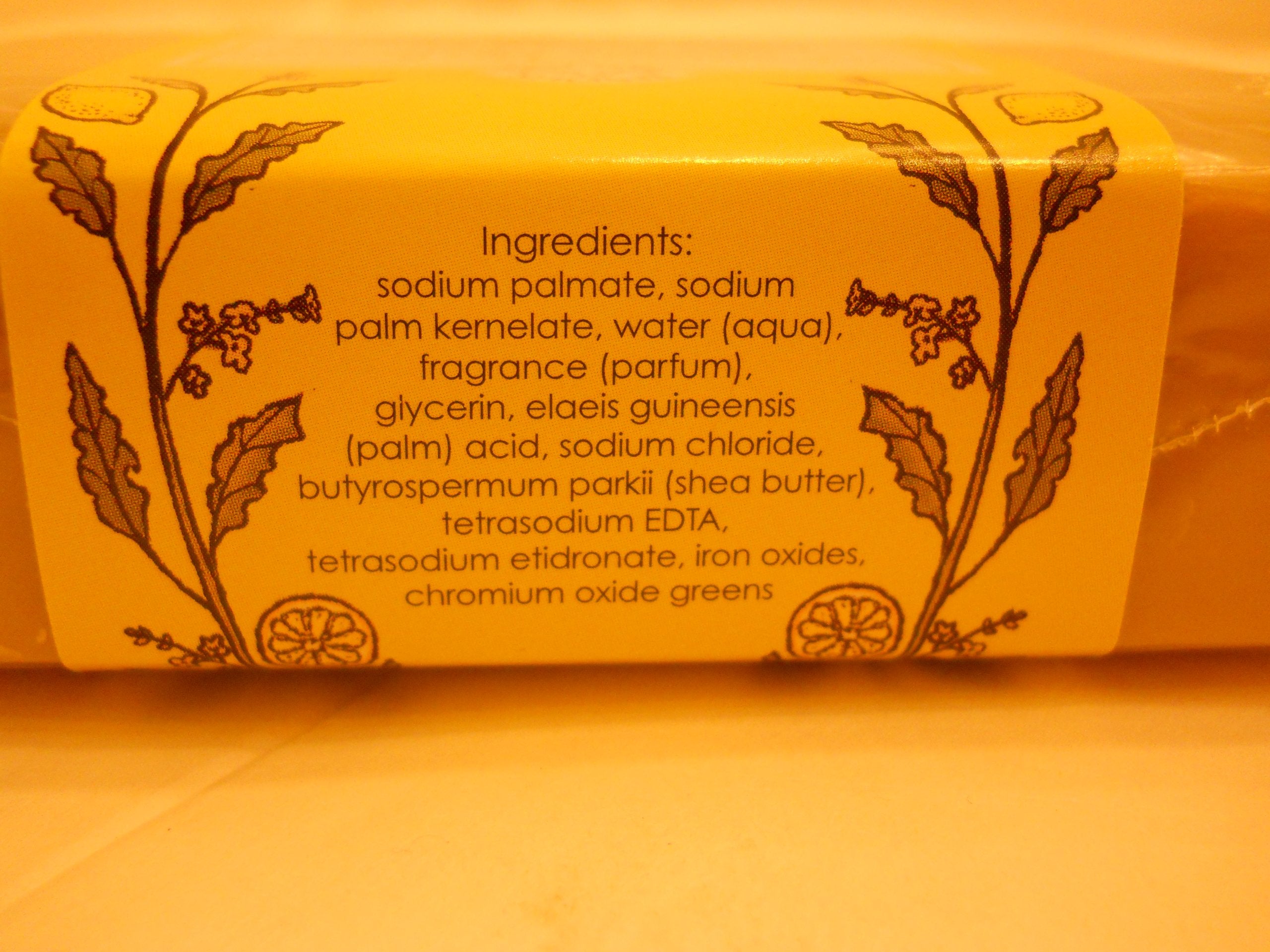 Bisous De Provence soap-bubbles-lather image hints gentle cleansing with citrus notes.