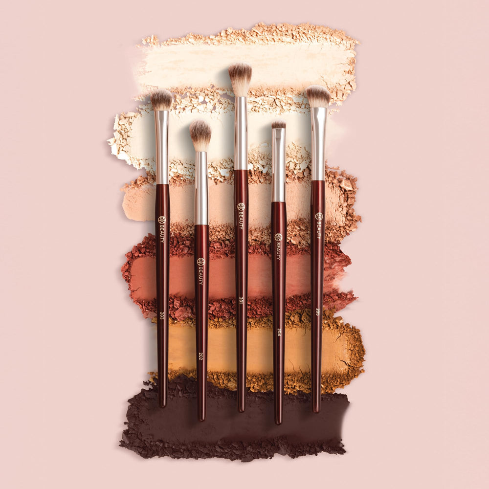 BK BEAUTY Essentials Brush Set in-use for versatile eye looks