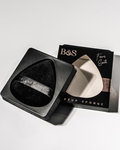 Blend and Snap large velour triangle puff for quick face coverage