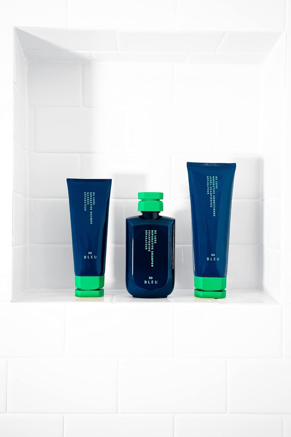 Blood Orange and Primrose Extracts protect and soften hair, adding gentle radiance