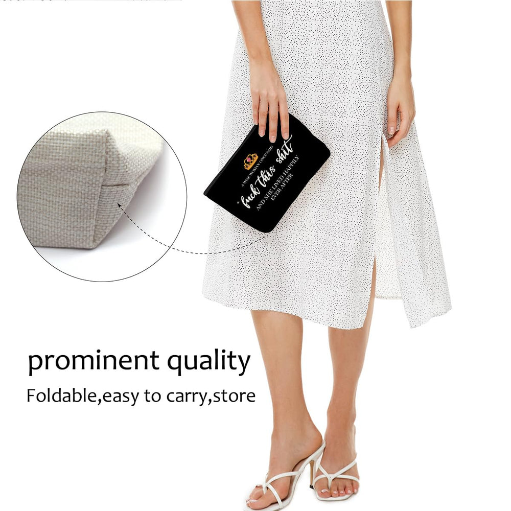 Blue Leaves gift-ready makeup bag, a thoughtful present for friends.