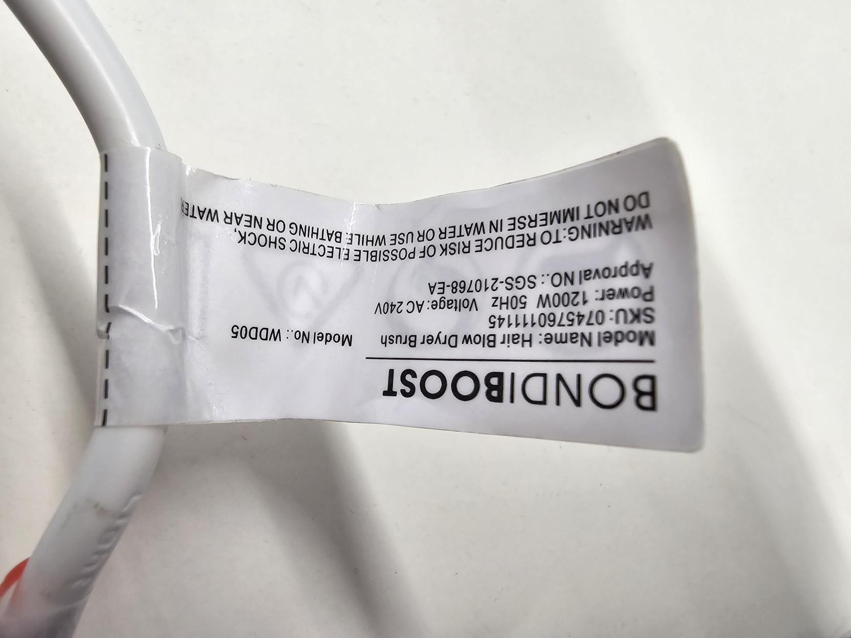 BONDIBOOST Blowout Brush Pro detachable head enables rapid rough drying.