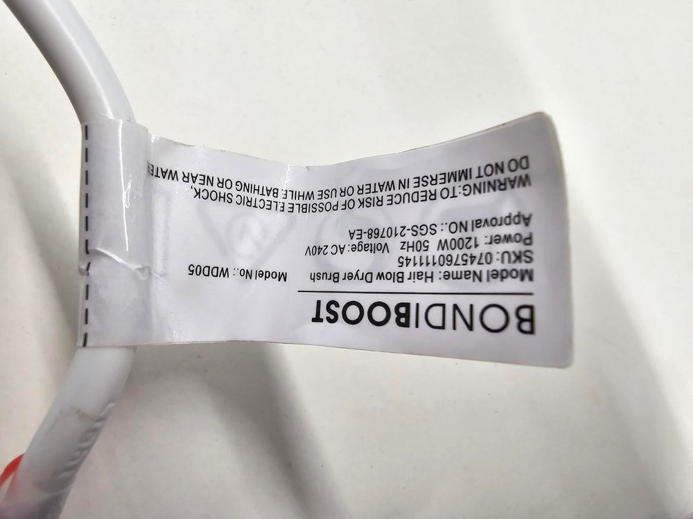 BONDIBOOST Blowout Brush Pro detachable head enables rapid rough drying.