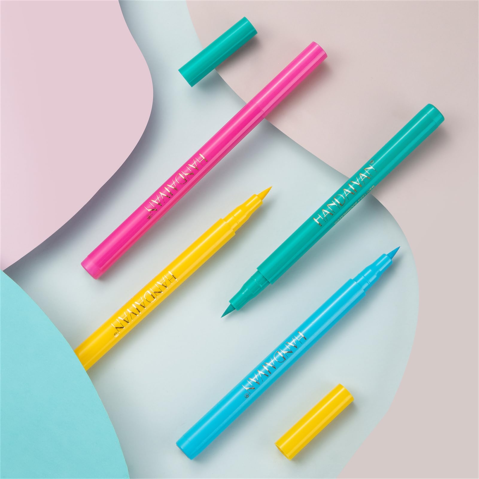 BONNIE CHOICE silver eyeliner pencil adds metallic shimmer