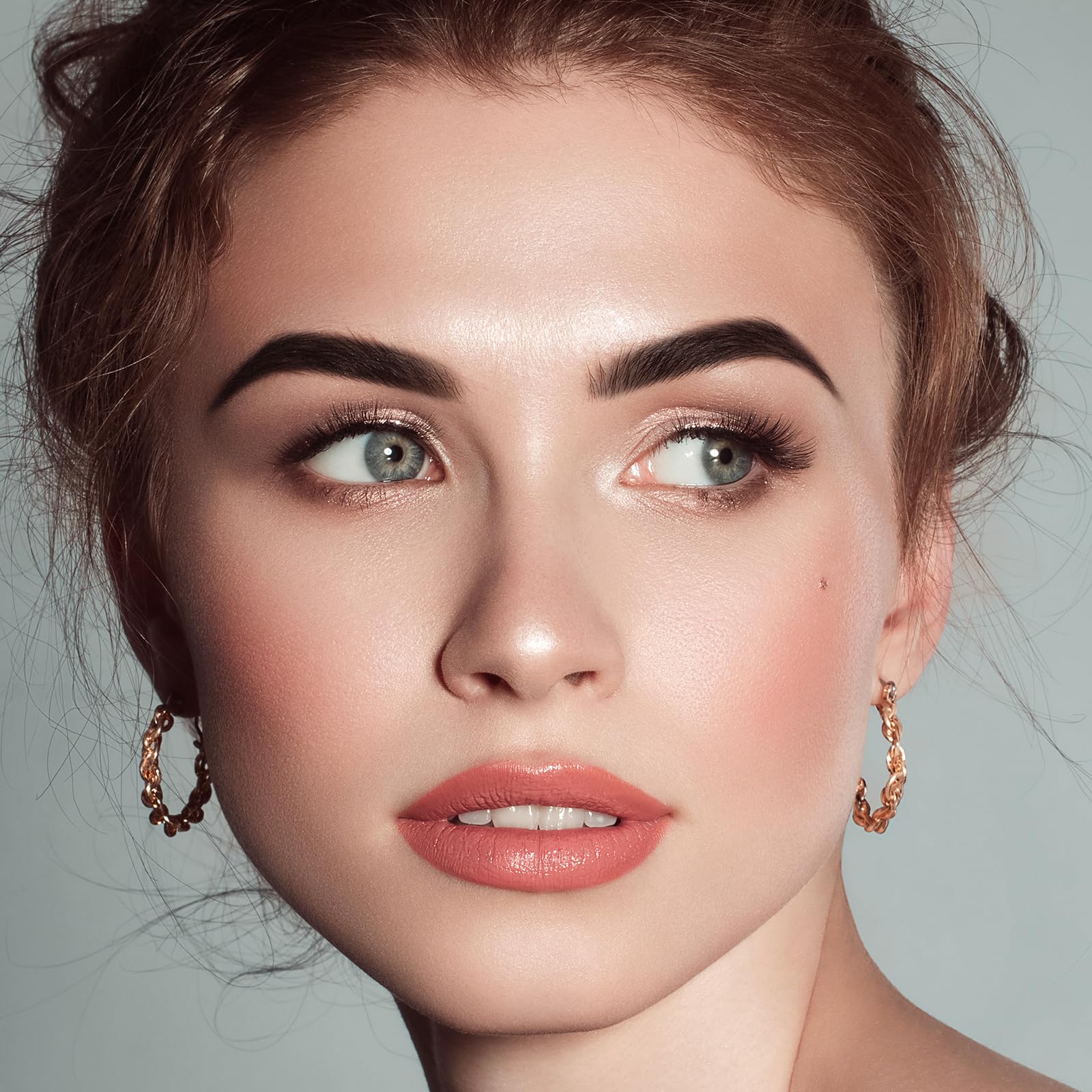 Boobeen Eyebrow Powder Kit waterproof formula resists sweat and smudges