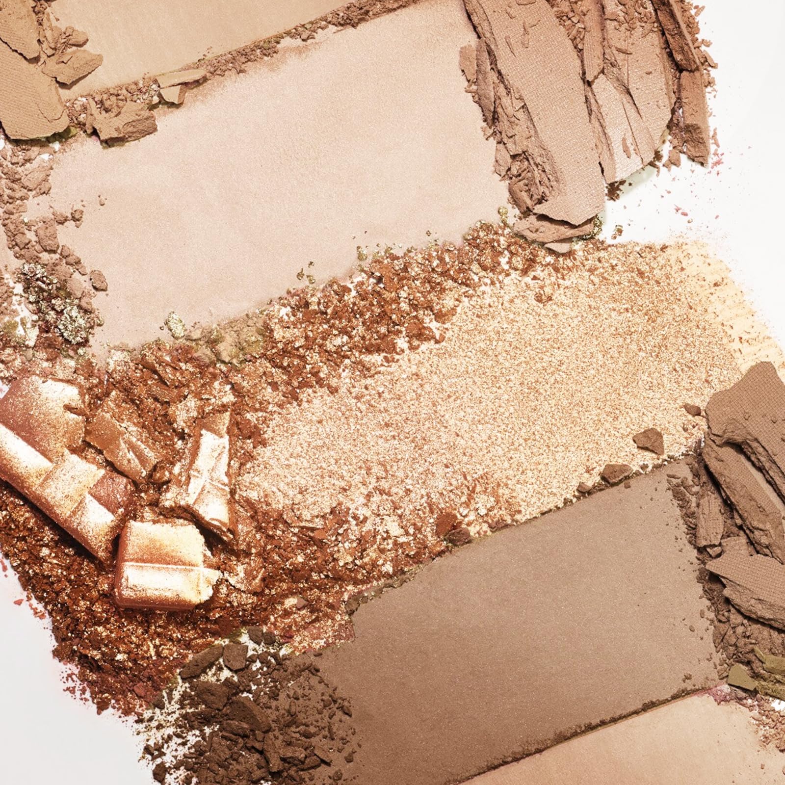 Boobeen Nude shimmer-glow highlights the lid with subtle sparkle and long wearing color.