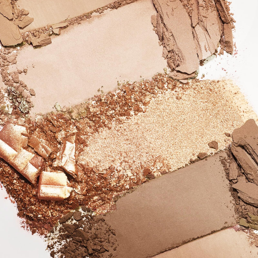 Boobeen Nude shimmer-glow highlights the lid with subtle sparkle and long wearing color.