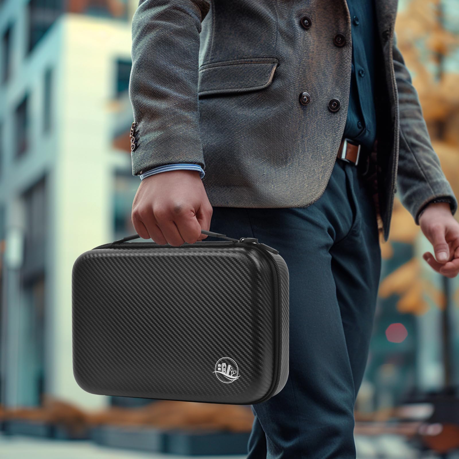 Boobowl Barber Accessories Bag interior layout keeps clippers, combs, and guards organized.
