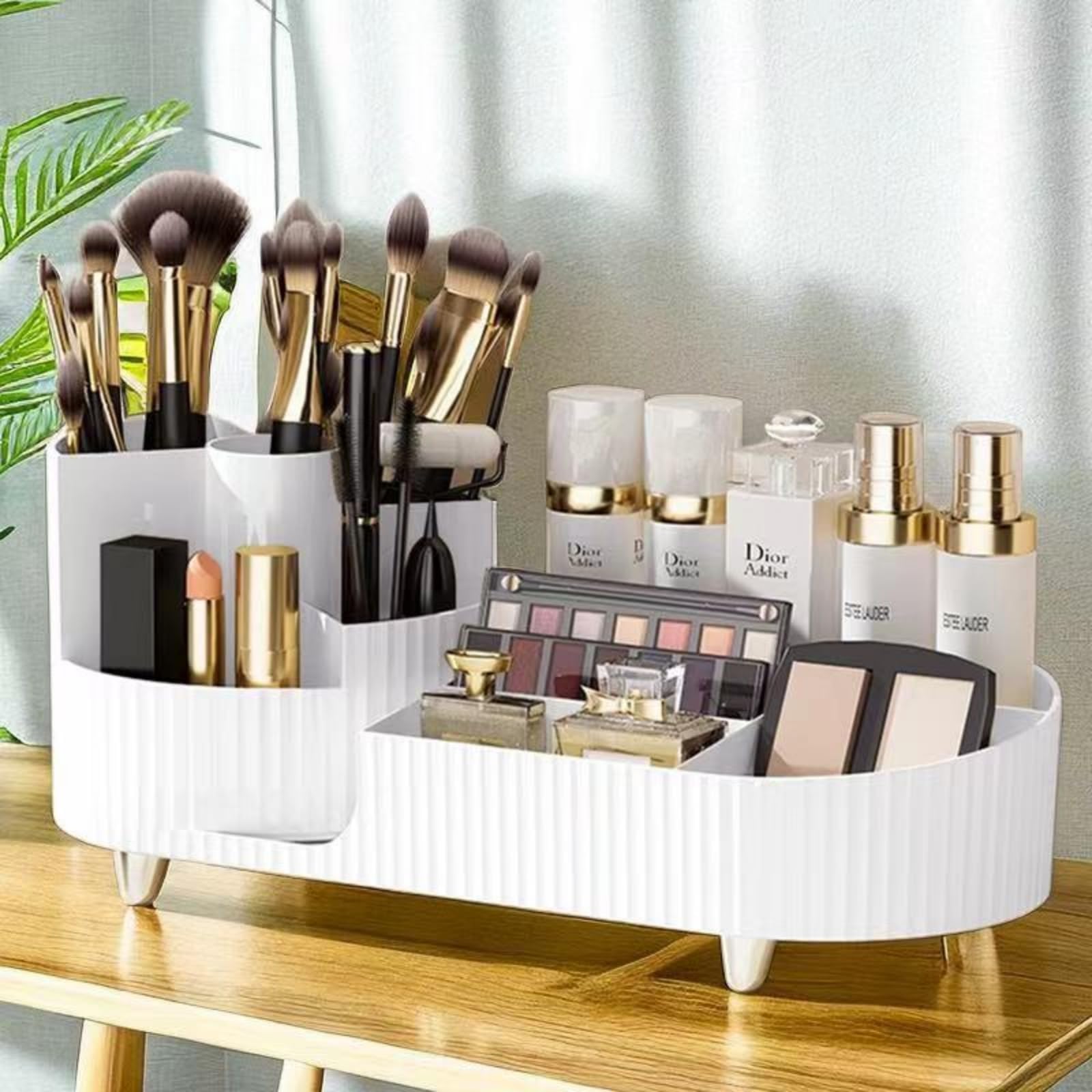 Booklov large-capacity cosmetic display keeps lipsticks neatly arranged and visible