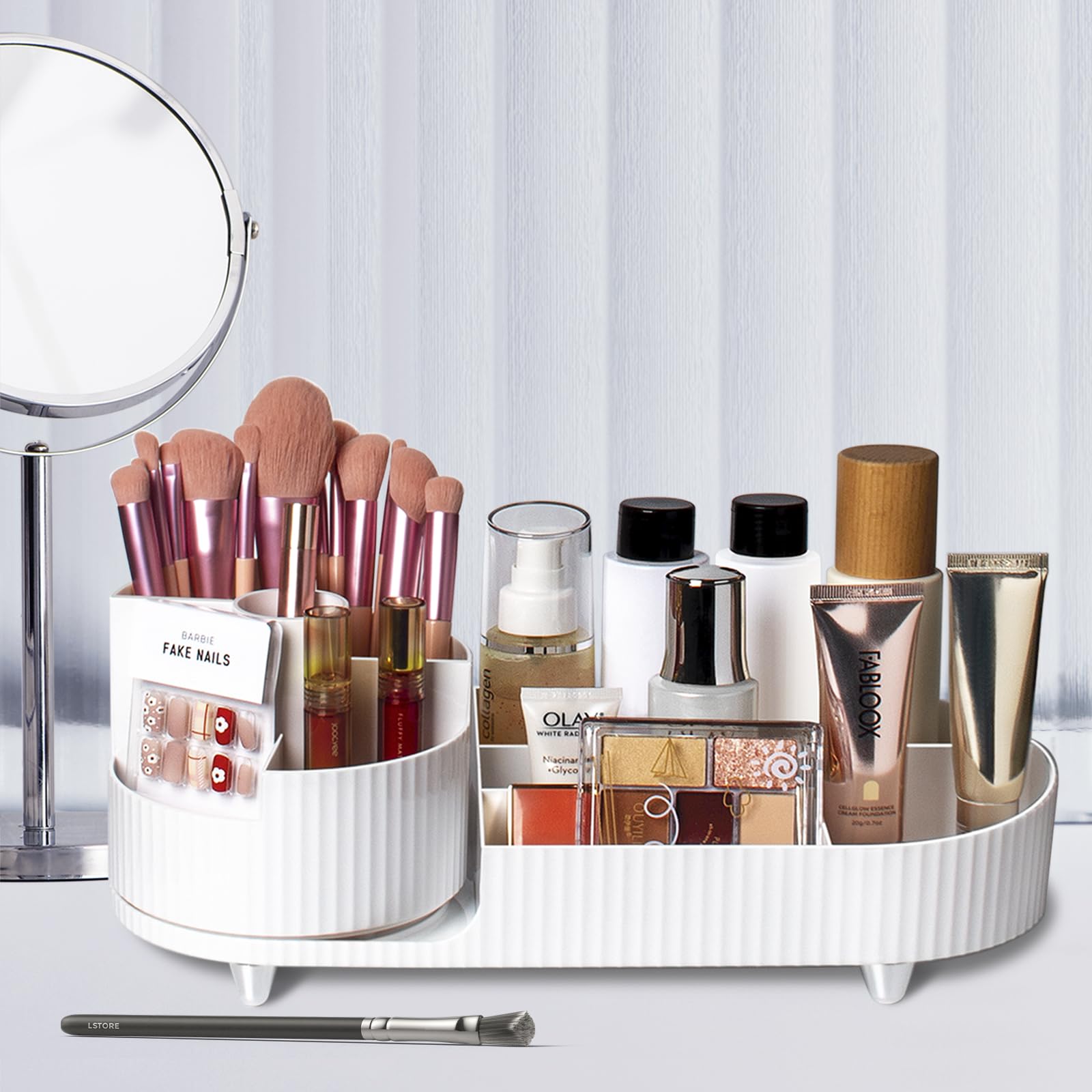 Booklov lipstick compartment helps 10 lipsticks stay separated and easy to pick