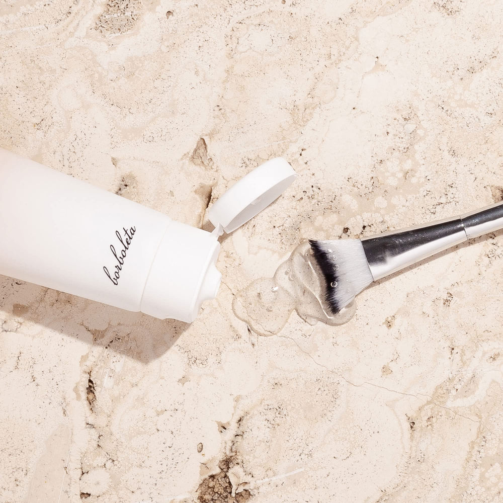 Borboleta Lash Bath Gel Travel Pack highlights on-the-go eyelash cleansing.