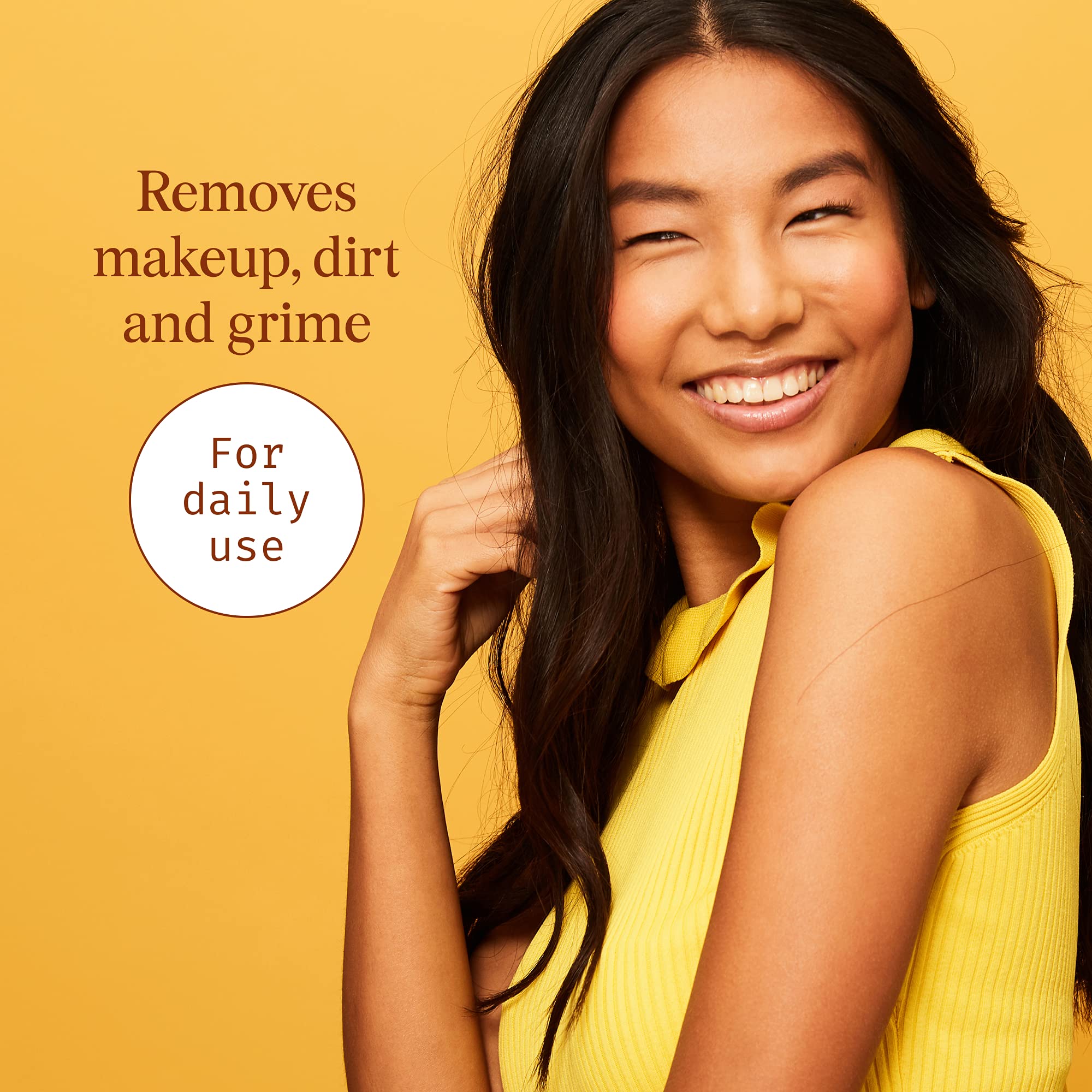Botanic Tree Vitamin C Face Wash texture on skin showing dewy, even-toned glow.
