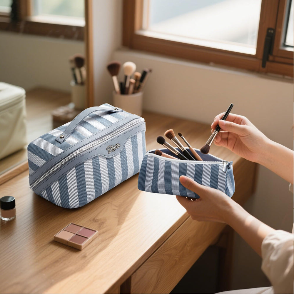 BOYATU travel cosmetics bag divider illustrating separated storage zones for efficiency