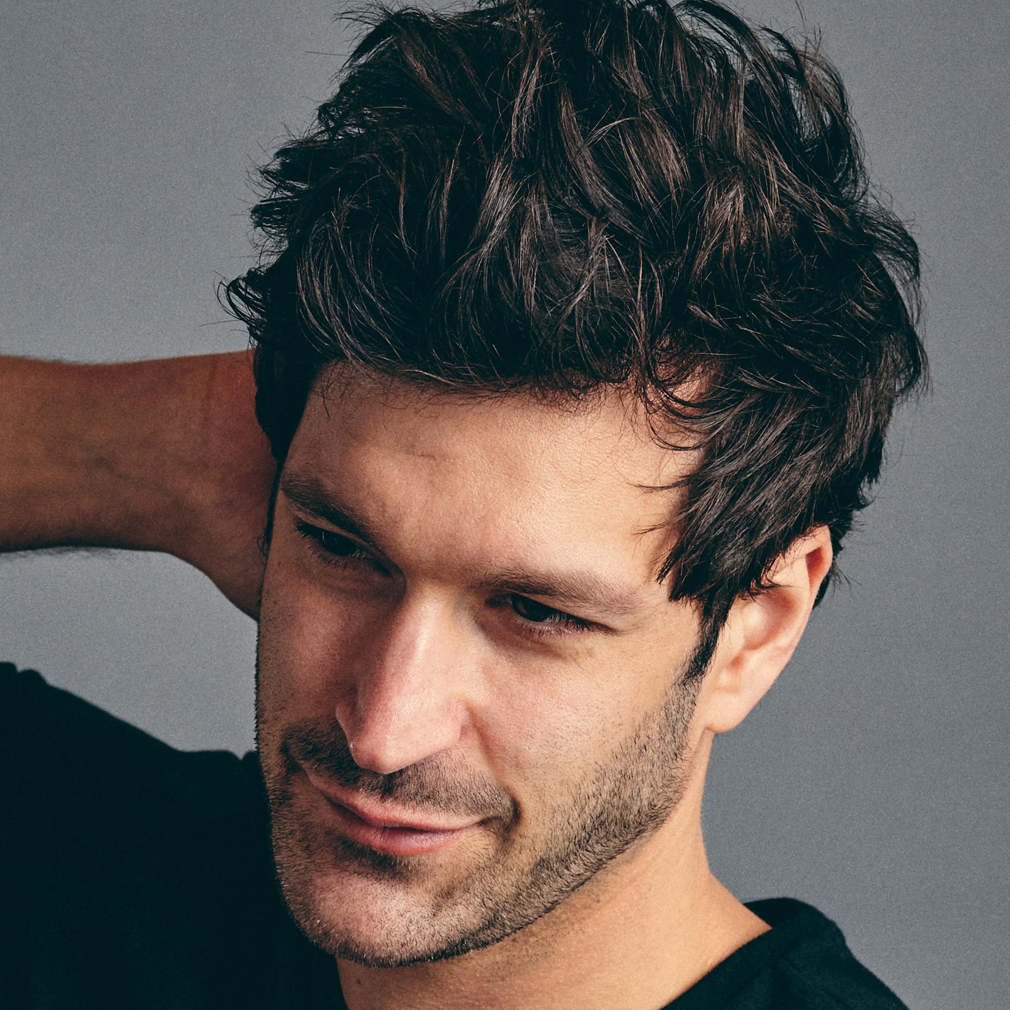 Brickell Men's Styling Hair Powder highlights rosehip and rice bran for natural-skin-friendly grooming.