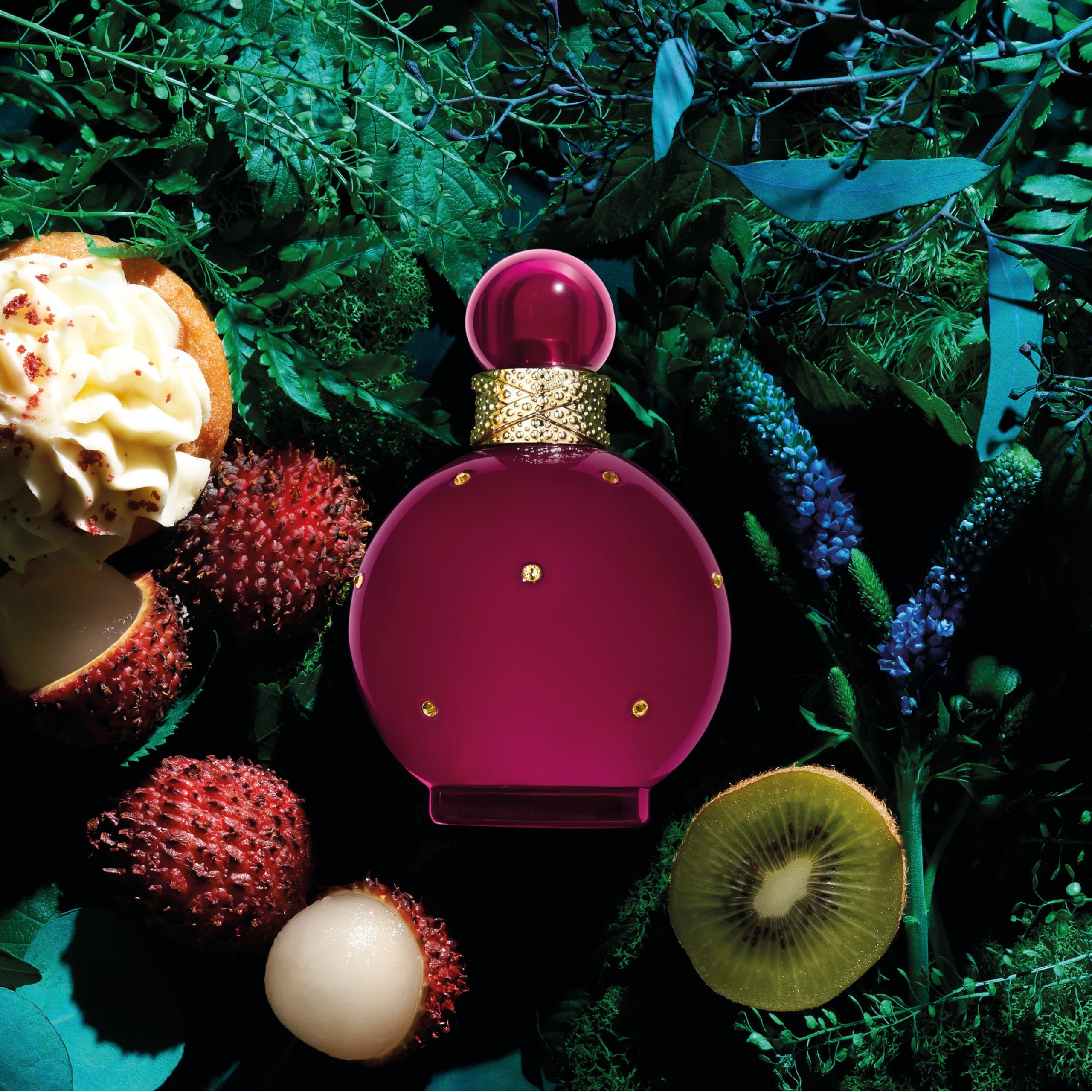 Britney Spears Fantasy Intense cream-sandalwood swirl conveys creamy, comforting base.