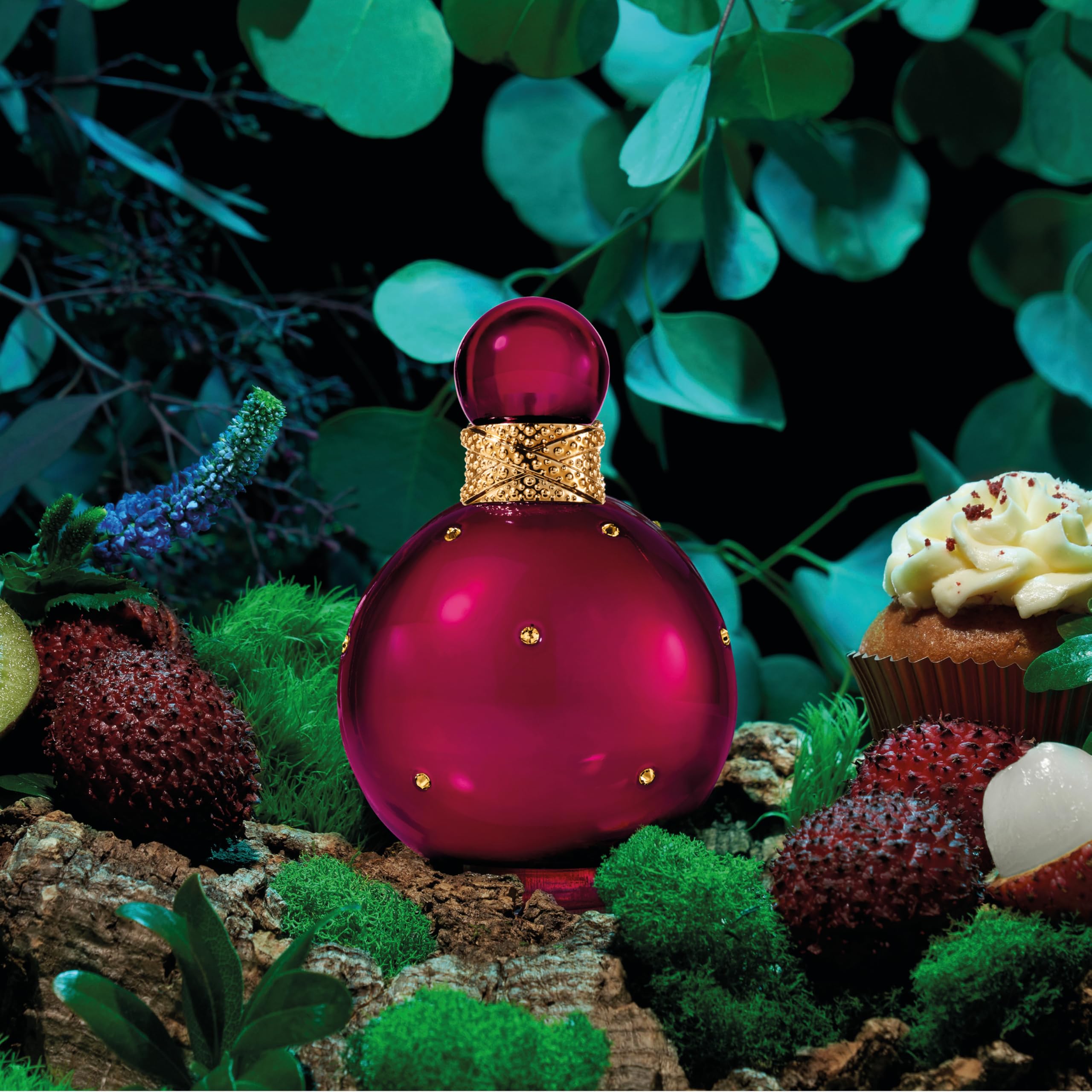 Britney Spears Fantasy Intense patchouli-tonka-sandalwood layer suggests lasting warmth.