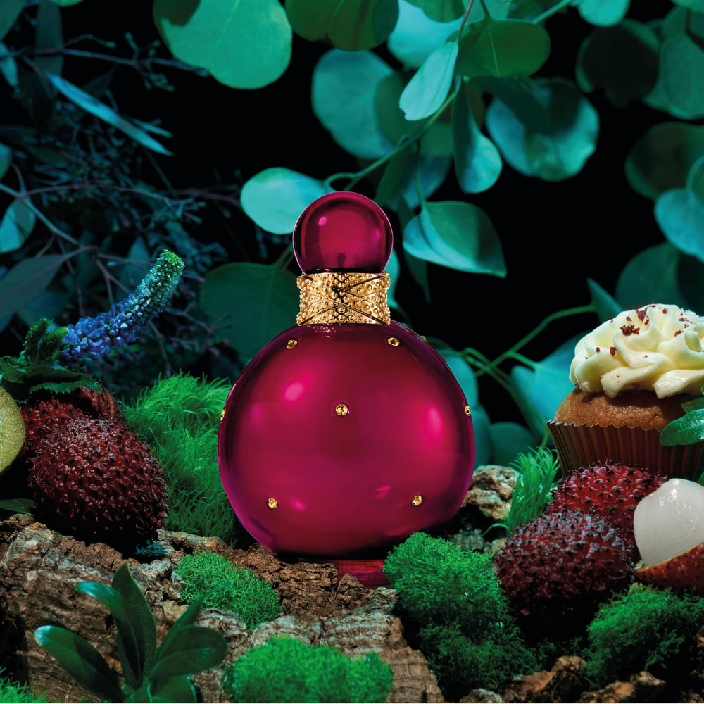 Britney Spears Fantasy Intense patchouli-tonka-sandalwood layer suggests lasting warmth.