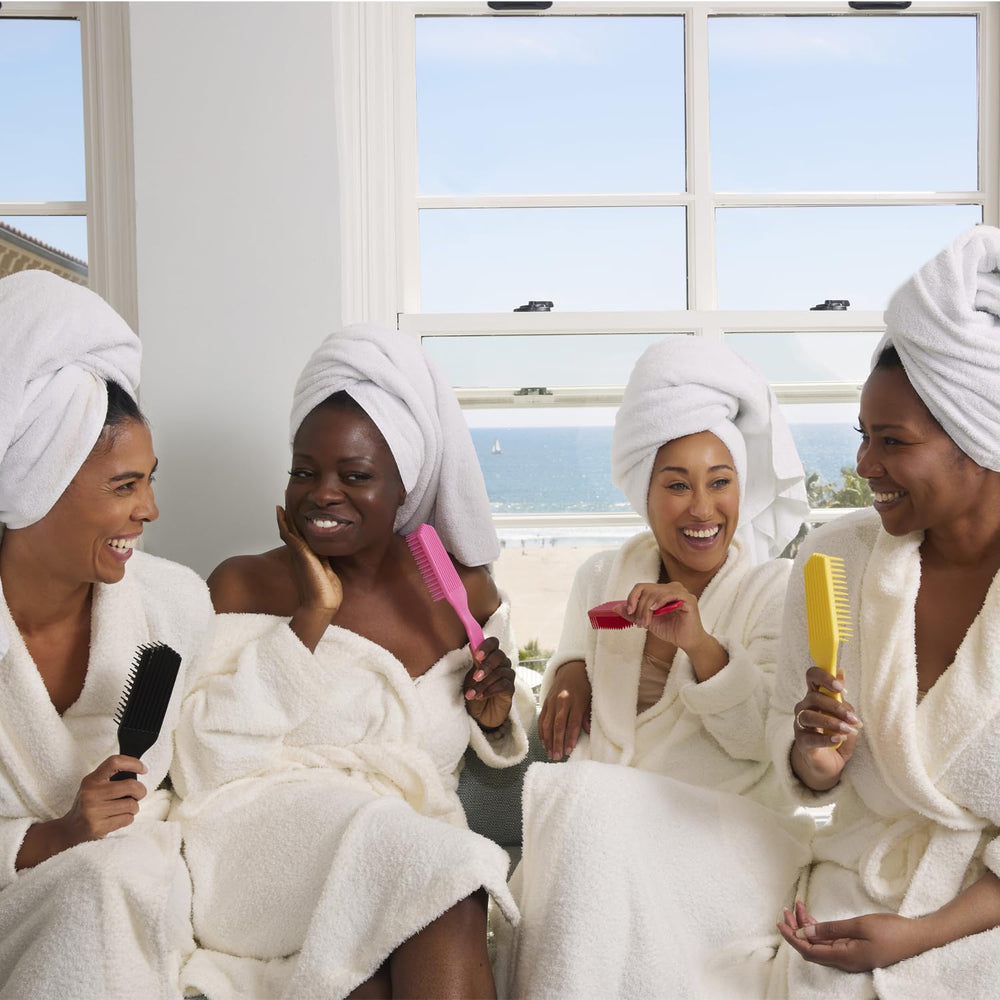 Brush With The Best felicia-leatherwood spotlight features professional detangling technique for natural hairstyles.