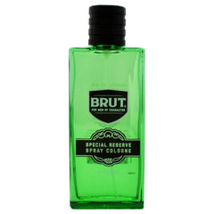 Brut Special Reserve for Men spray application moment for evening out