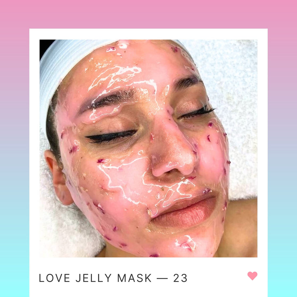 BRÜUN jelly mask application demo shows even layer and smooth finish.
