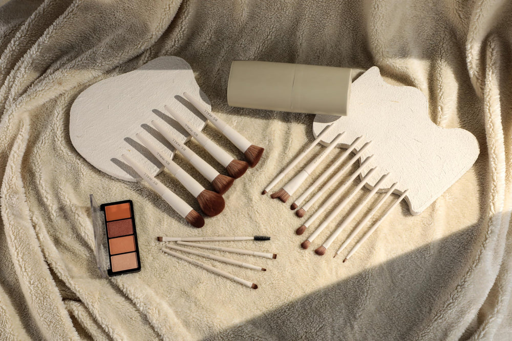 BS-MALL ergonomic handle brushes offering precise control during makeup steps.