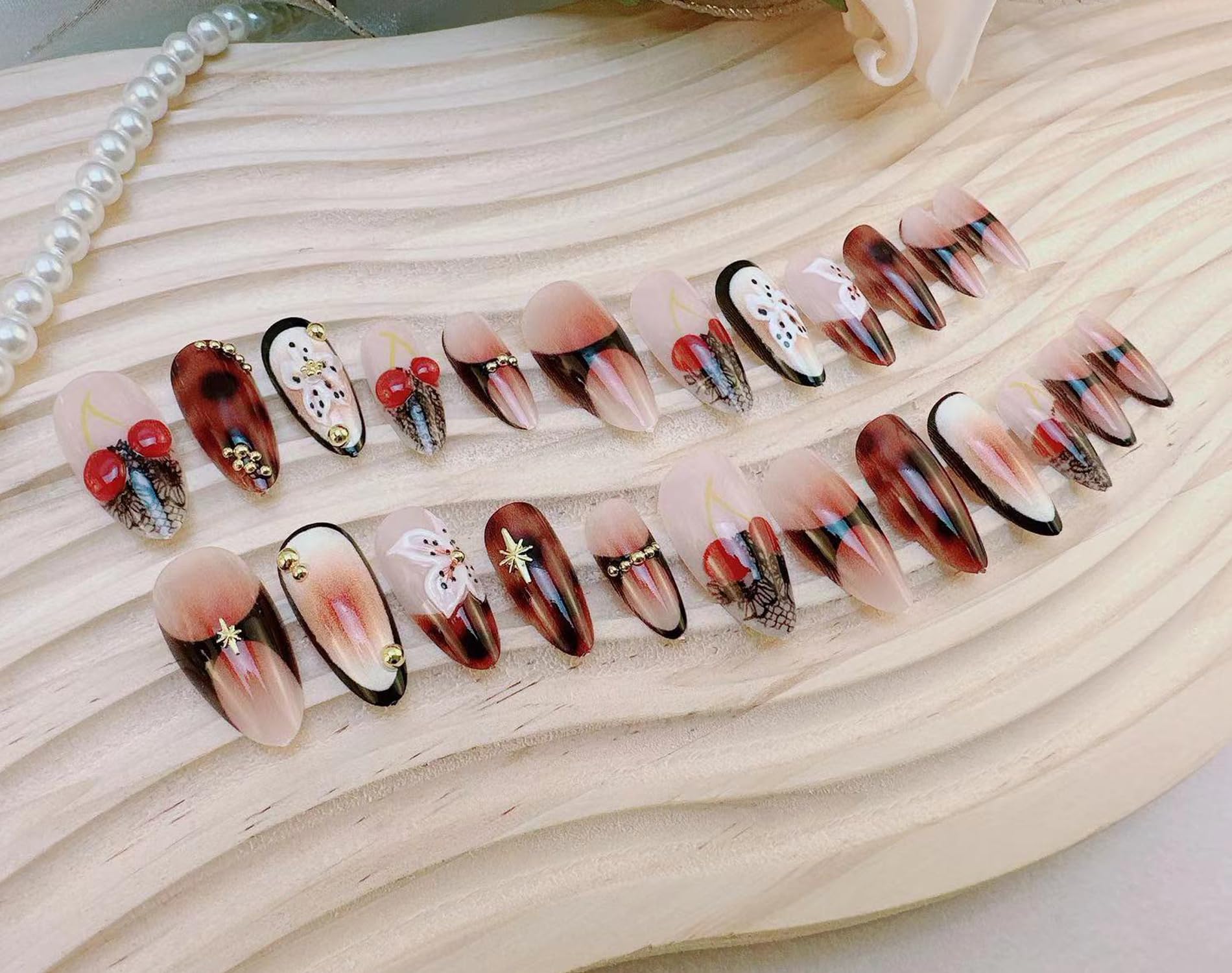 BSBTBZ jelly adhesive nail tabs enable easy removal and reuse.