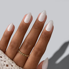 BTArtbox nail glue tabs included showcases complete kit for longer-lasting wear.