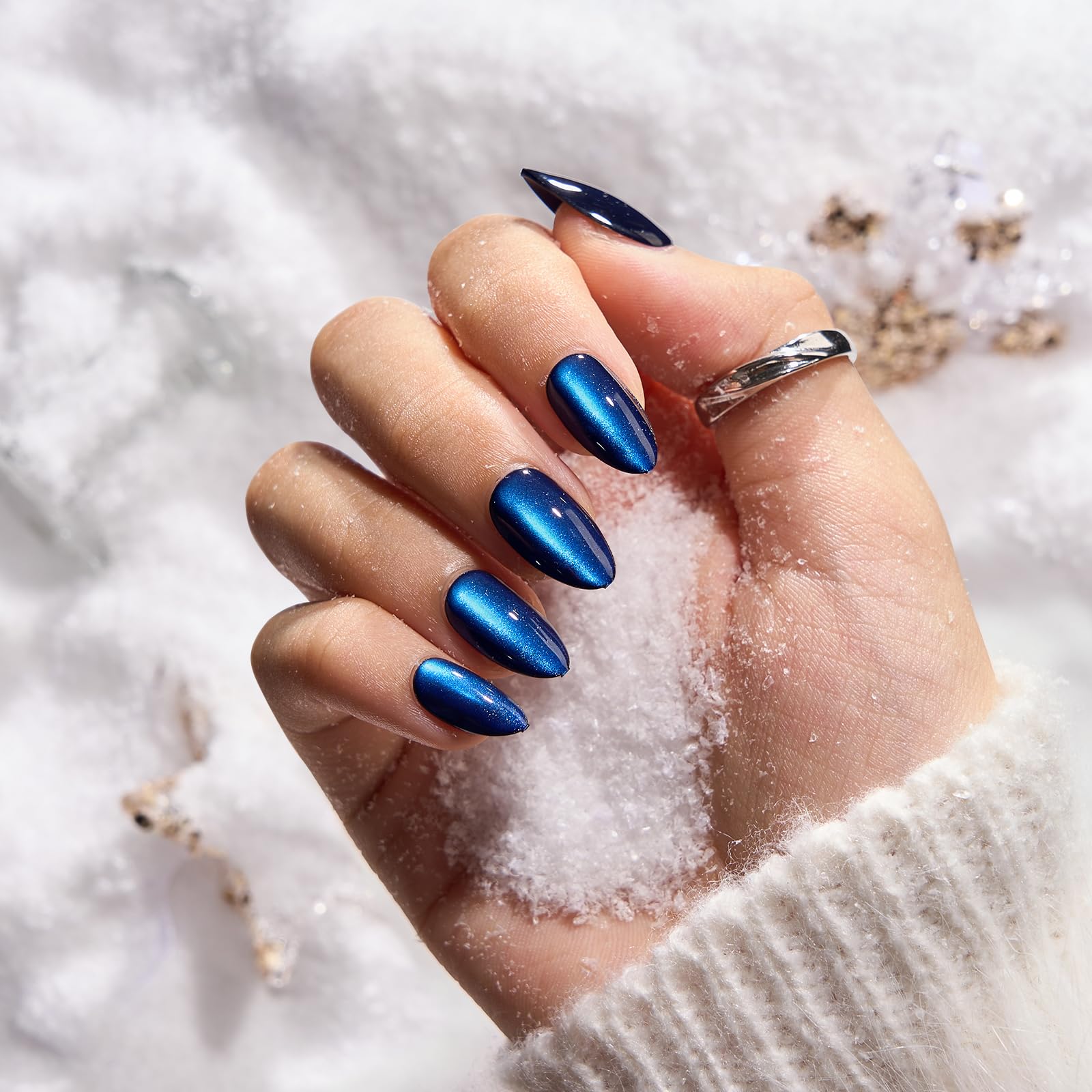 BTArtbox short glossy nails closeup shows flexible, comfortable wear