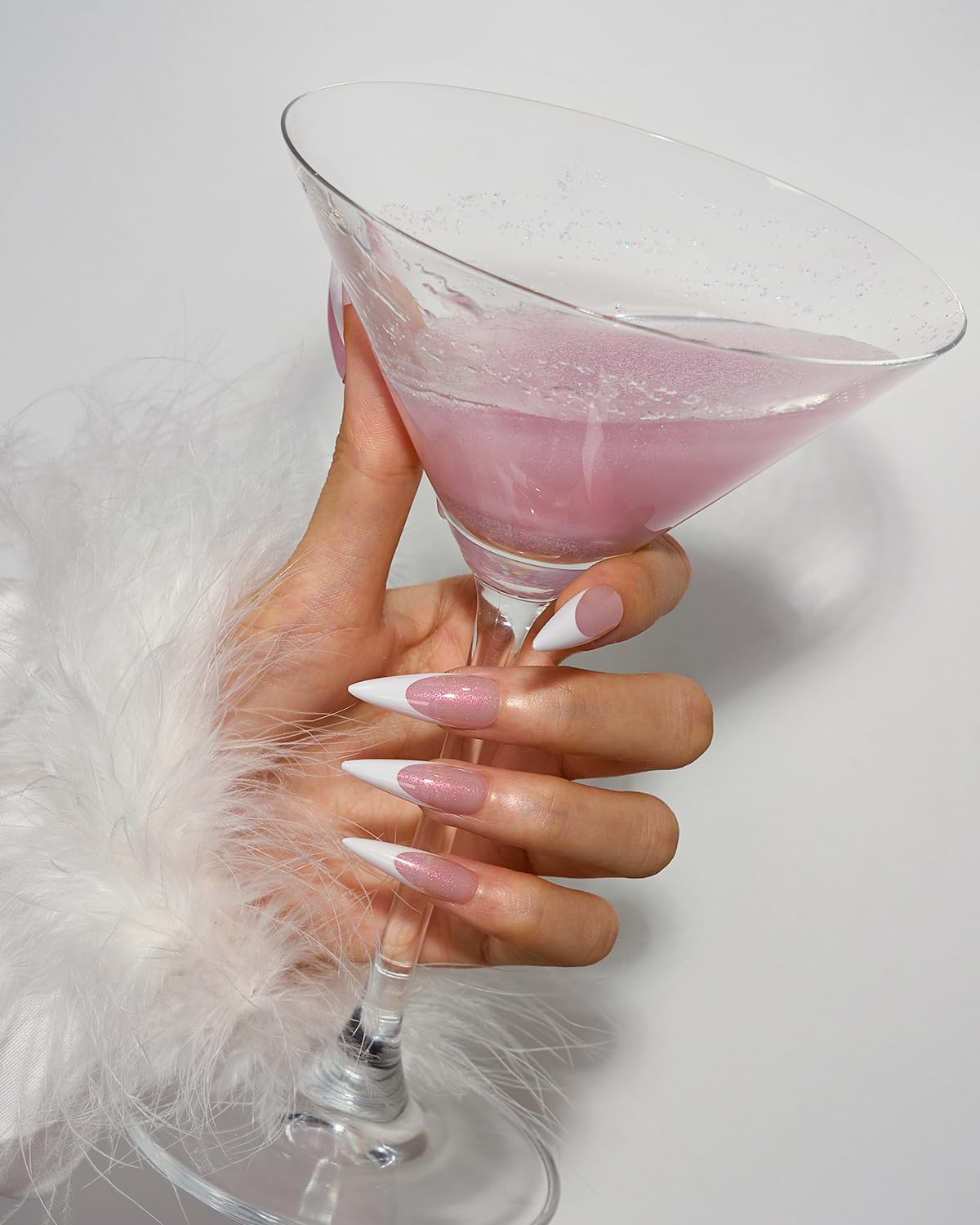 BTArtboxnails XCOATTIPS 96-piece set in 16 sizes enables a precise fit.