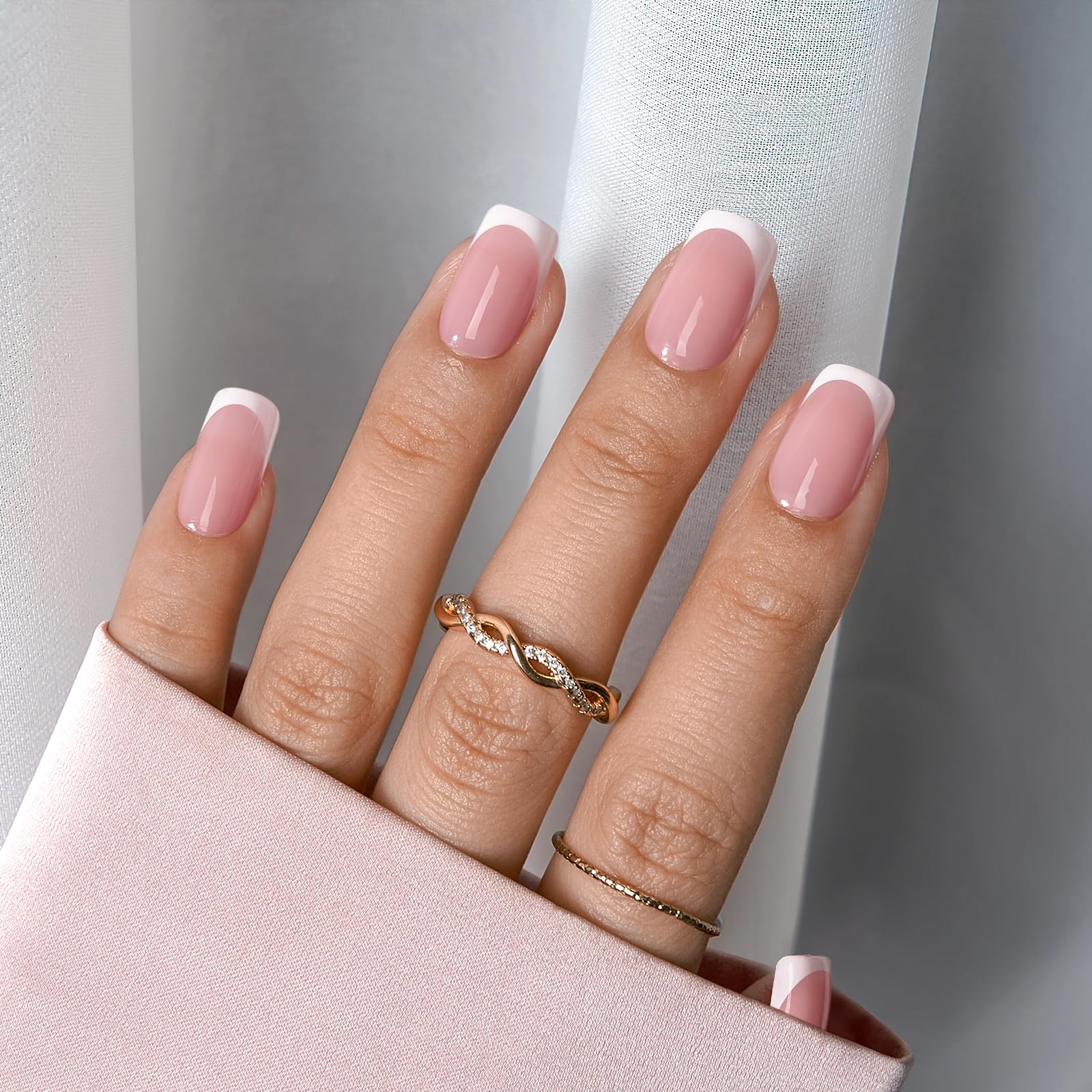 BTArtboxnails XCOATTIPS short square tips for comfortable extensions.
