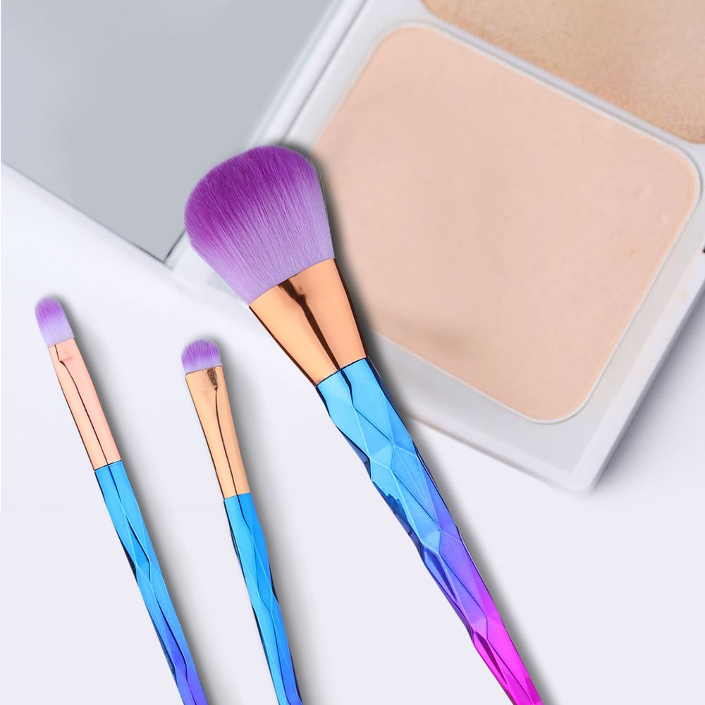 BTYMS blush brush creates a natural flush with even blending
