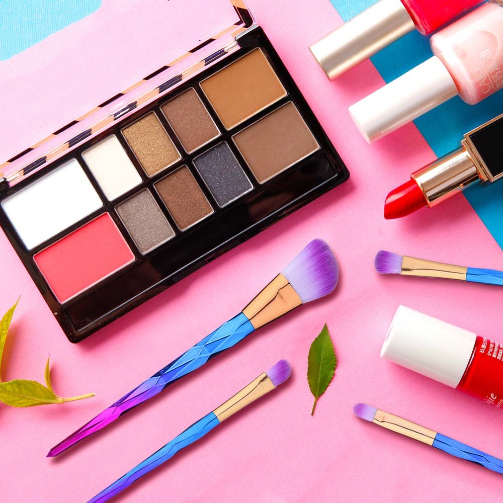 BTYMS eyebrow/liner brush enables crisp, natural brows