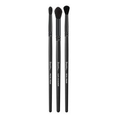 Bueart Design fluffy eyeshadow blending brush for seamless color wash and easy blending.