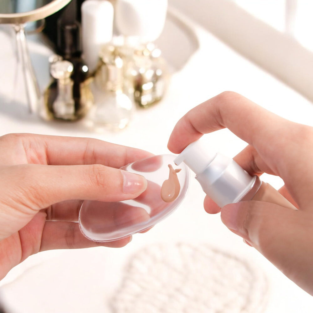 BuleVina silicone makeup blender with flat sides for pressing in extra product.