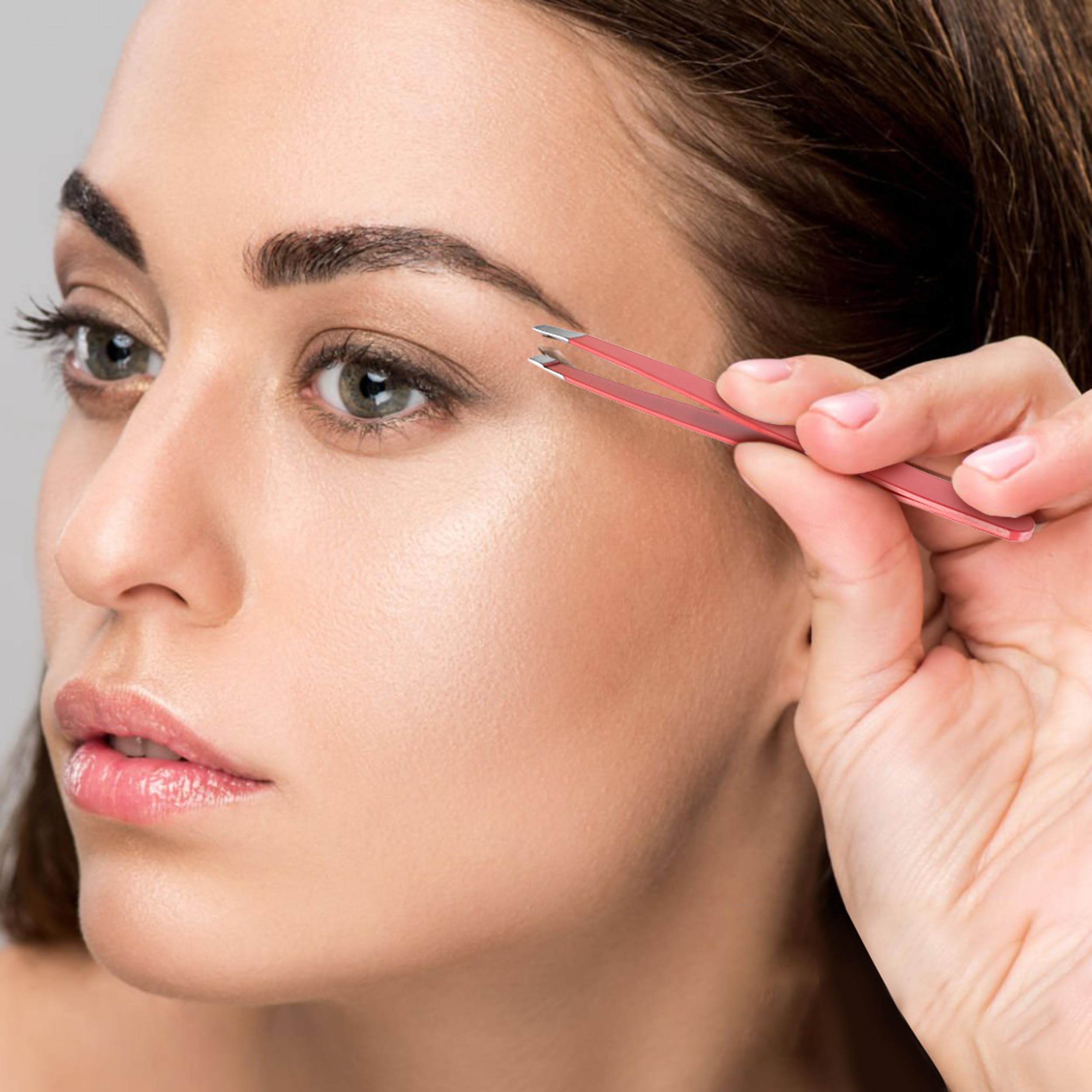 BuleVina slant-tip tweezer close-up for accurate lash separation.