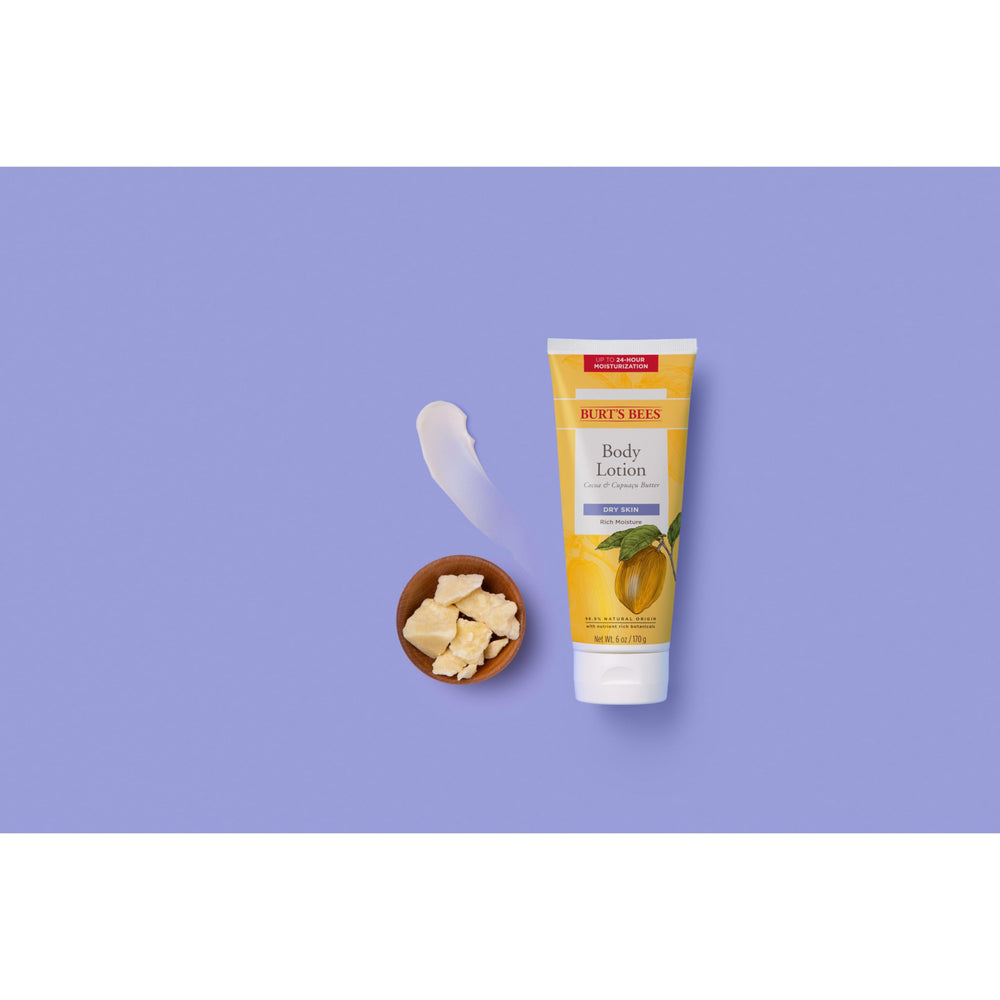 Cuidado diario con manteca de cacao y cupuaçu en Burt's Bees Butter Body Lotion.