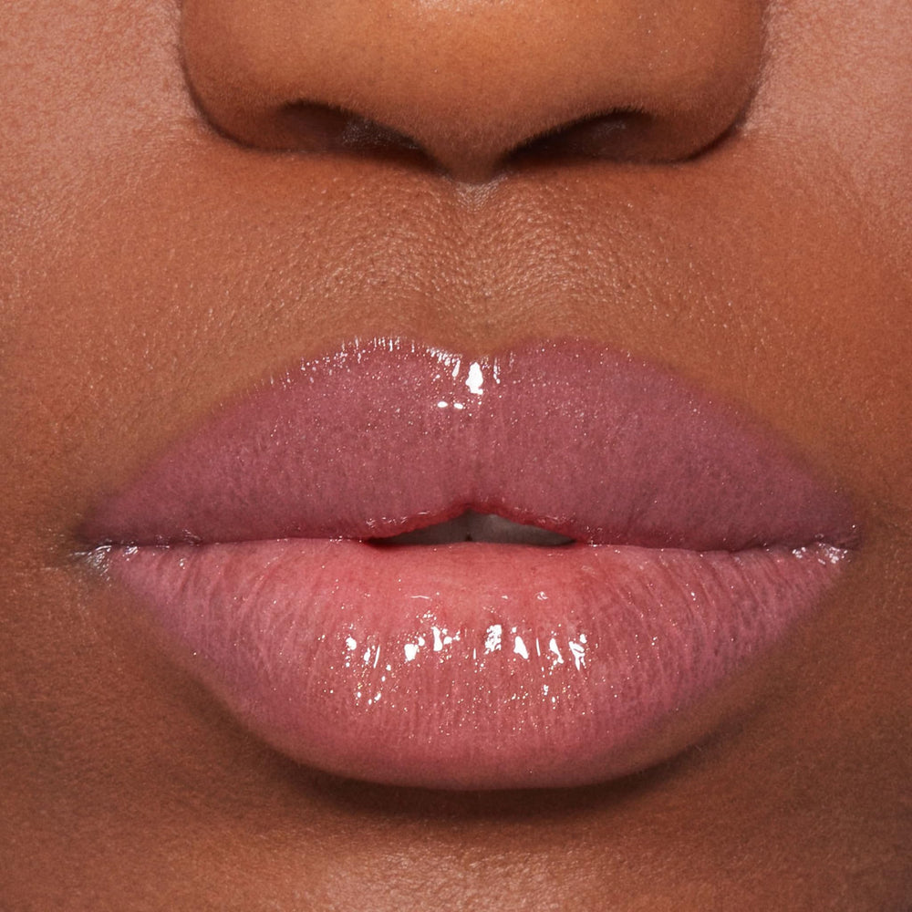 BUXOM Dolly peptide complex adds a voluminous look.