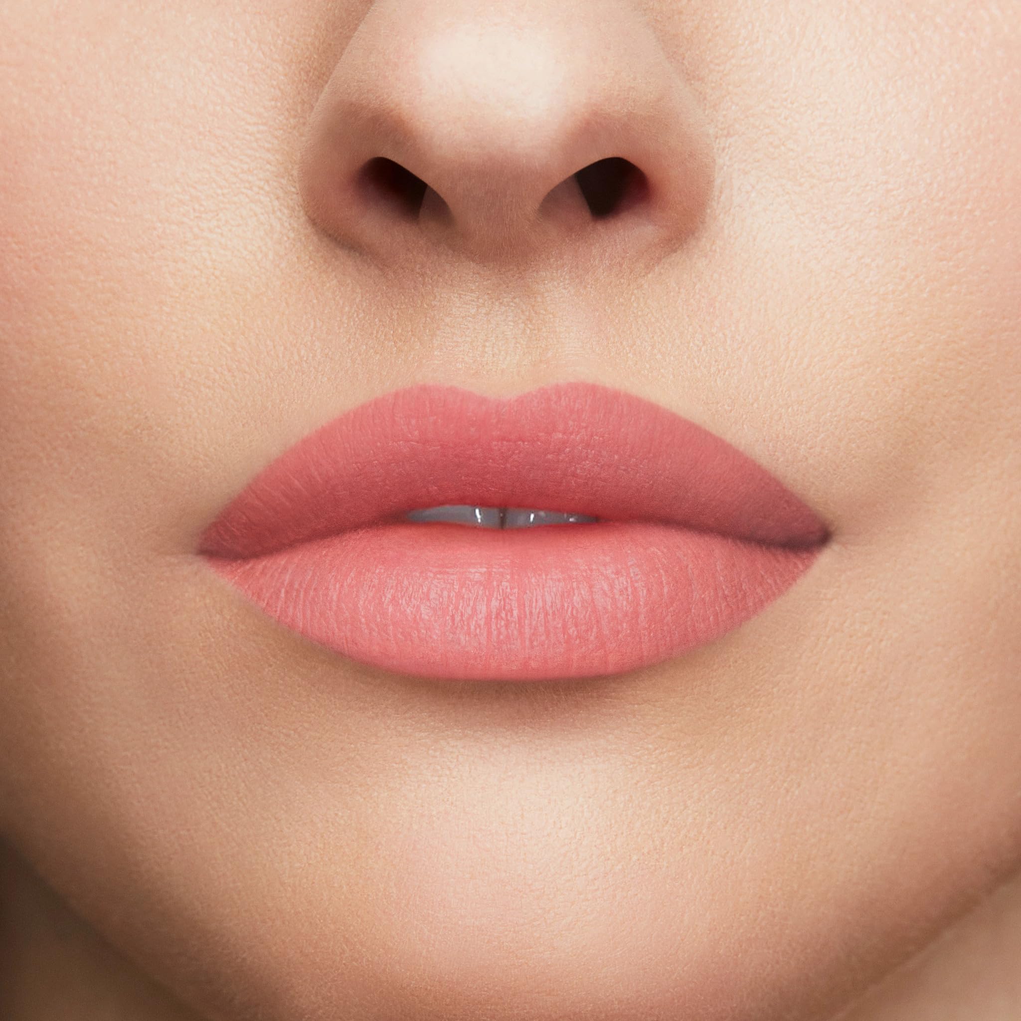 BUXOM Power Line Plumping Lip Liner Rich Rose ensures precise definition with the chiselled tip.