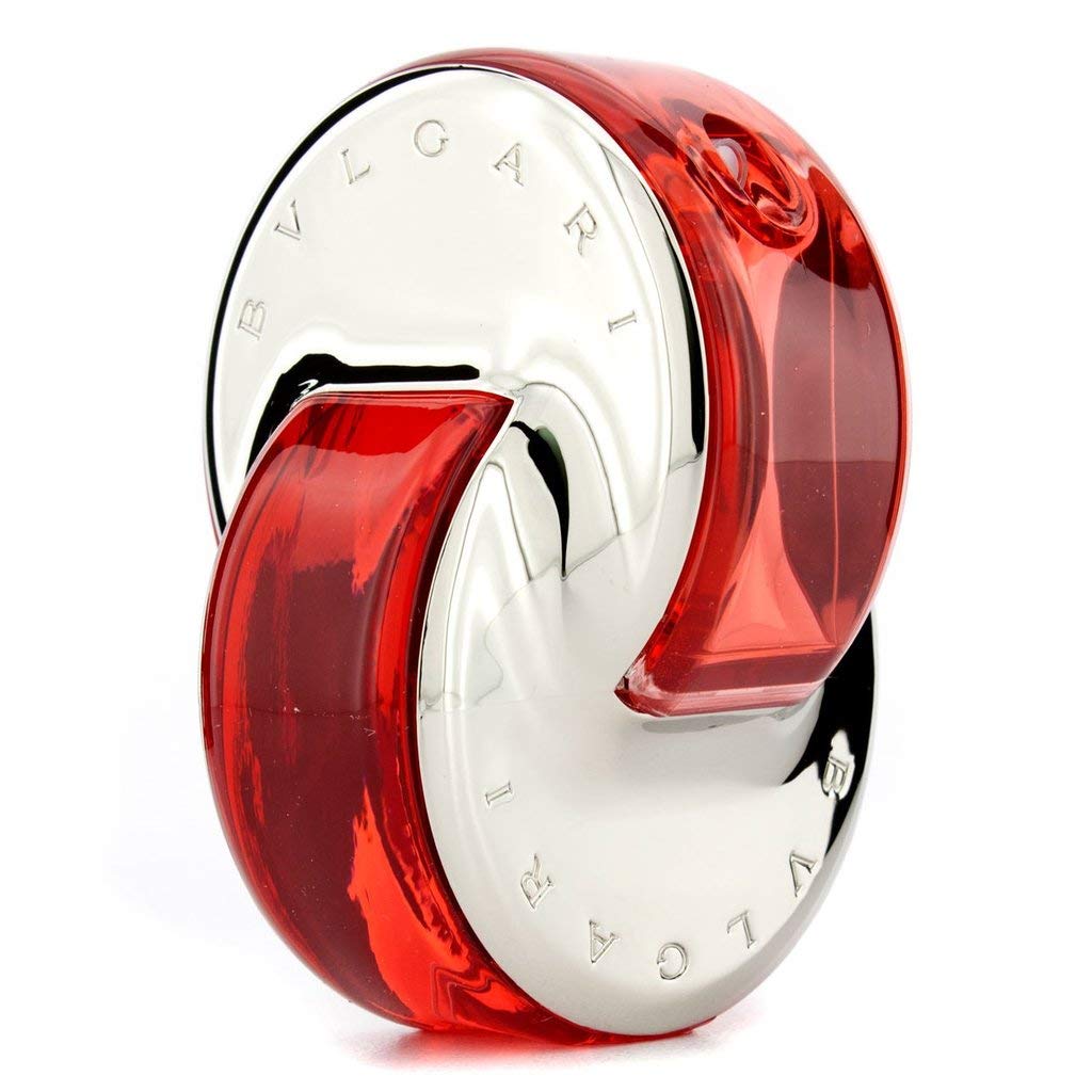 BVLGARI Omnia Coral EDT vanity-scene evokes romance and confidence on a dressing table