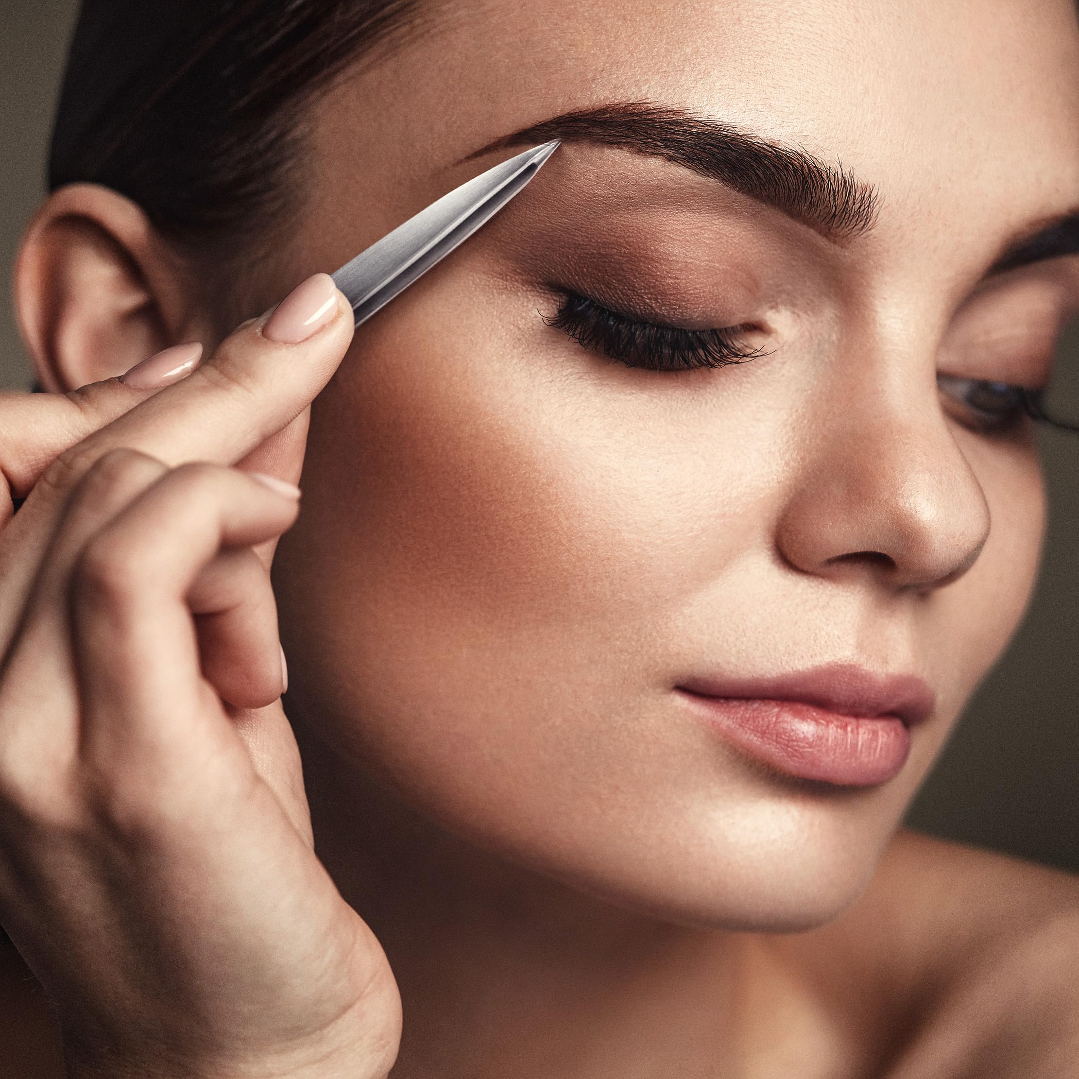 By MILLY small-tip tweezers closeup ideal for splinters or delicate tasks