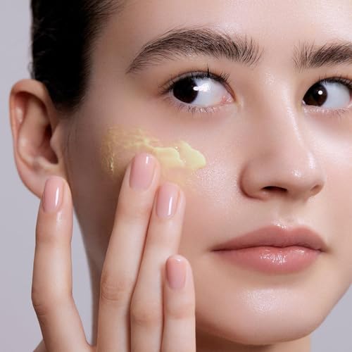 BY WISHTREND Vitamin A-mazing Bakuchiol Night Cream swatch on hand demonstrates immediate smoothing potential.