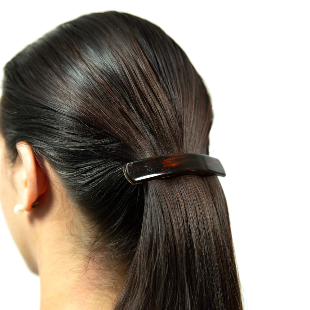 Camila Paris AD822 close-up of rubberized metal clasp