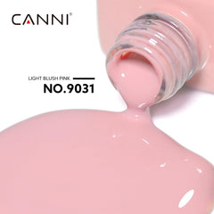CANNI: esmalte gel alto pigmento para cobertura uniforme.