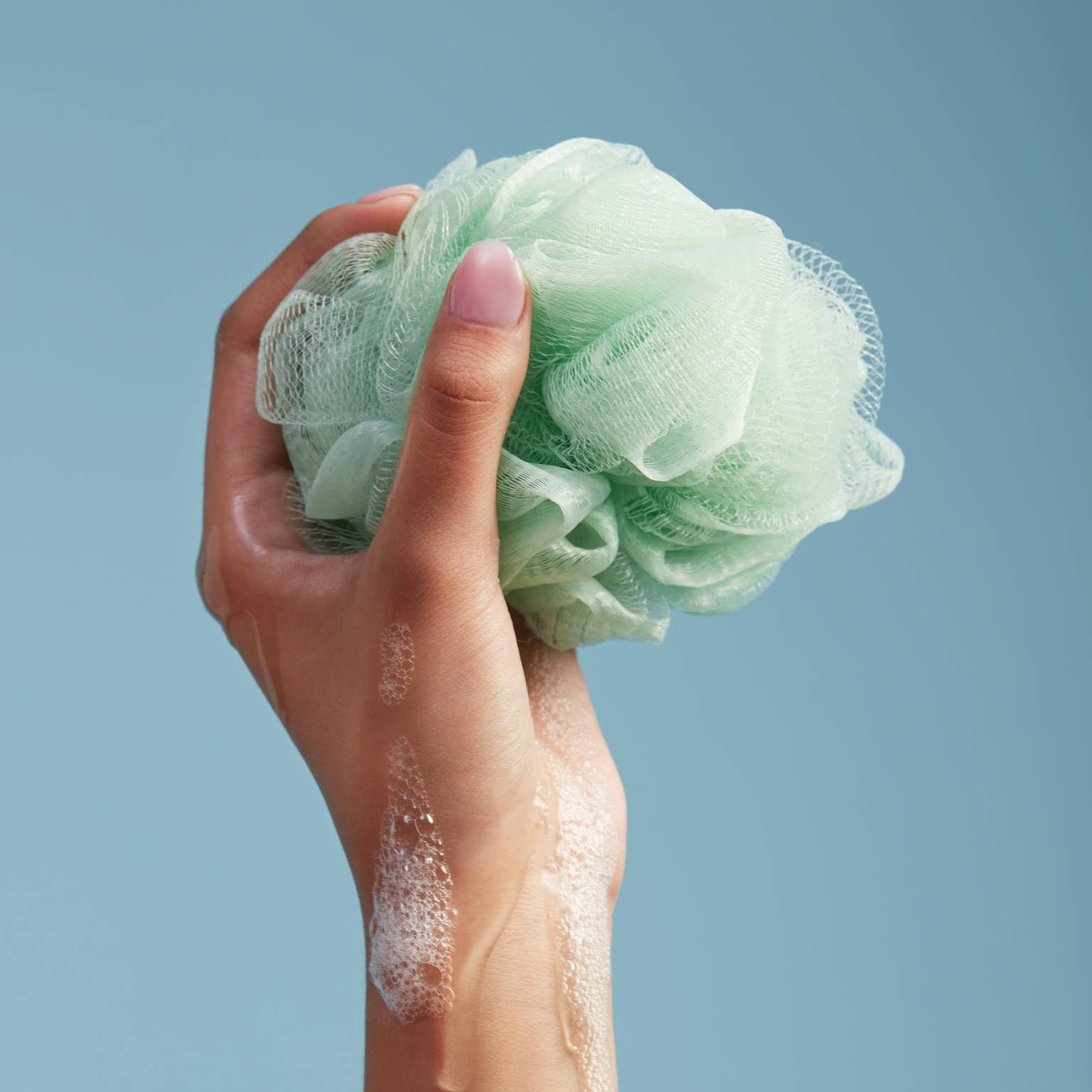 Capri Blue Volcano splash captures the tropical citrus aroma after shower.