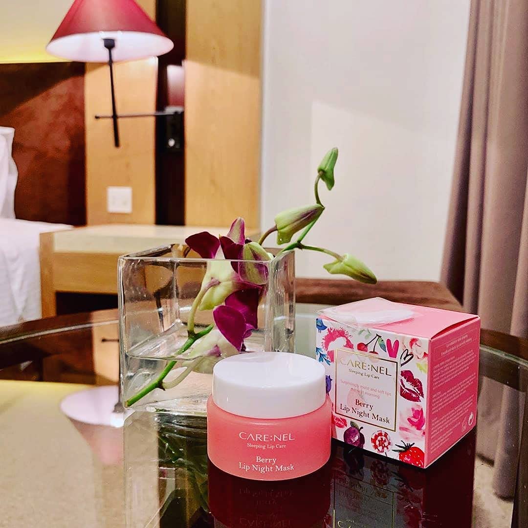 CARE:NEL Lip Mask mild berry fragrance promotes a soothing self-care ritual