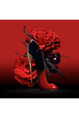 Carolina Herrera Very Good Girl Elixir bottle close-up, ideal for evening style inspiration.