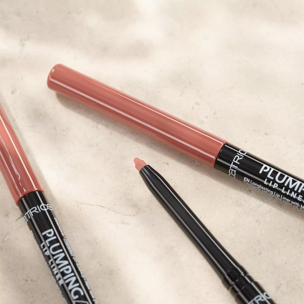 Catrice Lip Liner Plumping 150 Queen Viber lip outline demonstrates defined look with plumping feel