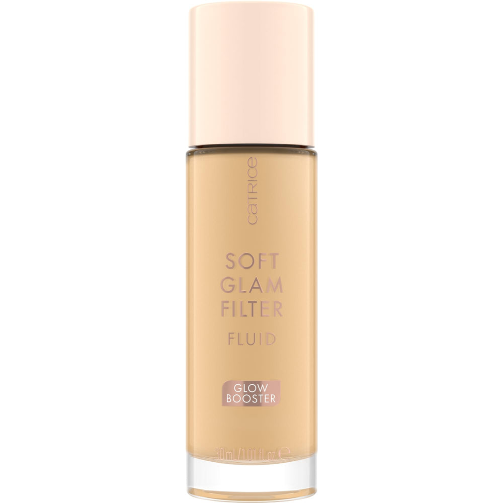 Catrice Soft Glam Filter Fluid doe-foot applicator delivering precise luminous glow.