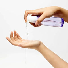 Celimax Derma Nature Fresh Blackhead Cleansing Oil emulsification action illustrates gentle makeup removal.