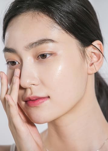 Celimax Noni Fruit Extract close-up emphasizes mineral-rich nourishment for skin.